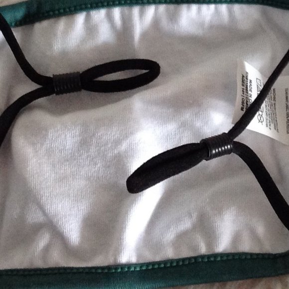 FRIENDS Central Perk Face Mask - Picture 7 of 7